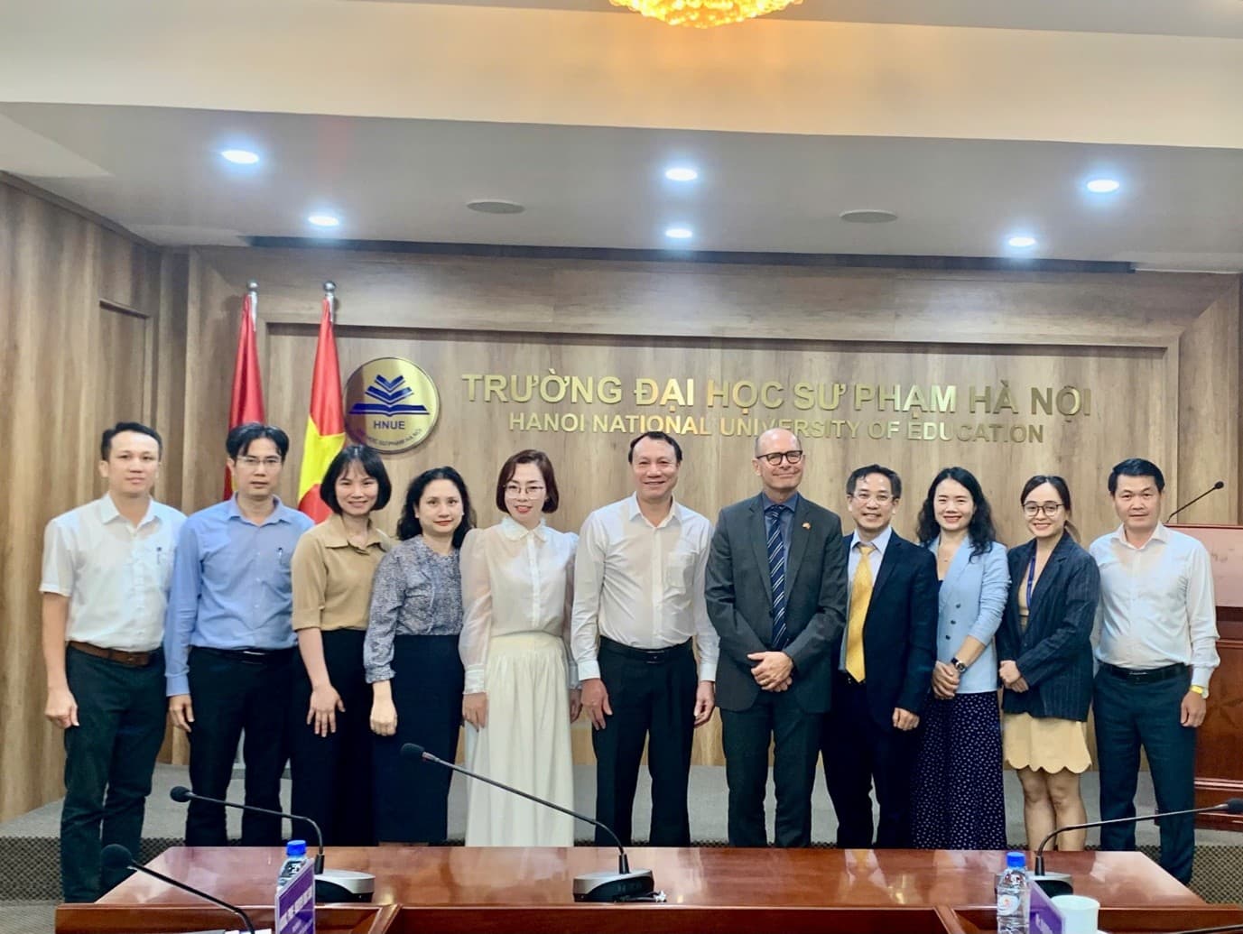 TRƯỜNG ĐẠI HỌC SƯ PHẠM HÀ NỘI LÀM VIỆC VỚI VĂN PHÒNG TIẾNG ANH KHU VỰC (RELO), ĐẠI SỨ QUÁN HOA KỲ