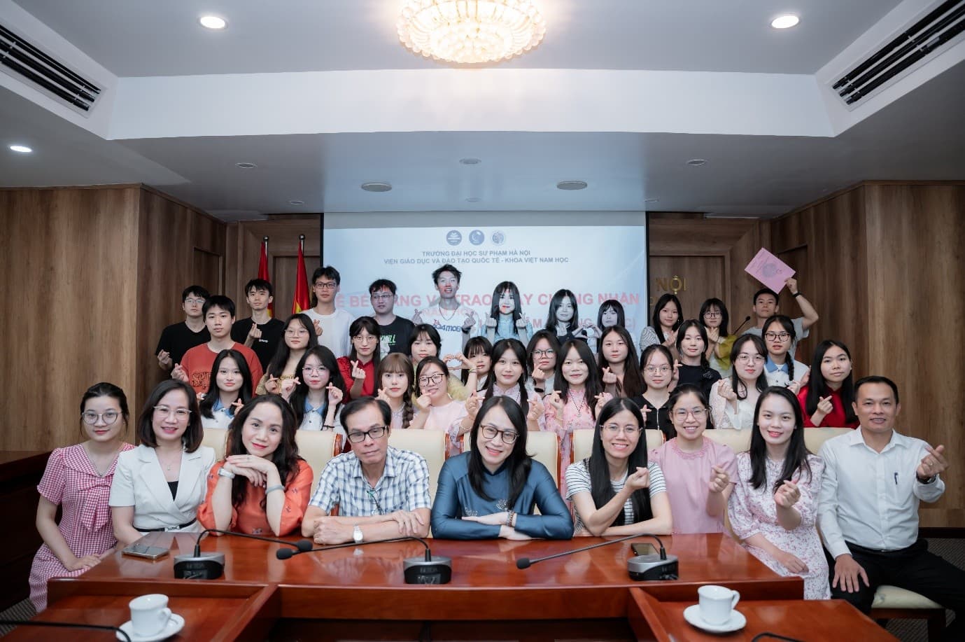 LỄ BẾ GIẢNG CHƯƠNG TRÌNH HỌC TẬP VÀ GIAO LƯU VĂN HÓA CỦA SINH VIÊN HỌC VIỆN QUẾ LÂM TẠI TRƯỜNG ĐẠI HỌC SƯ PHẠM HÀ NỘI
