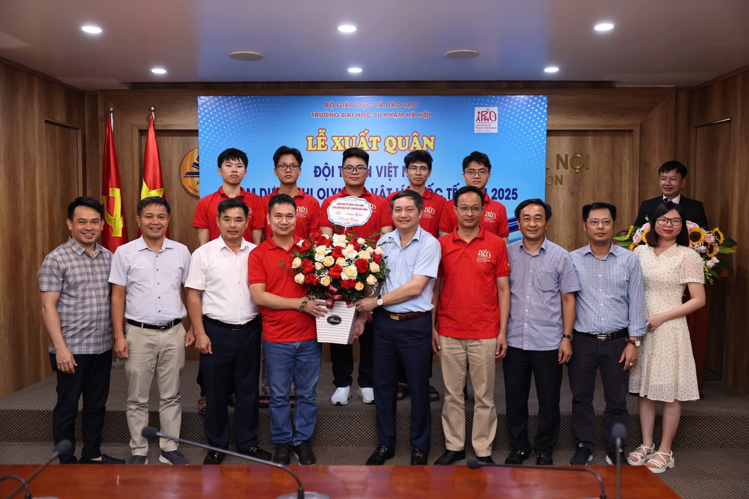 Lễ xuất quân đội tuyển Việt Nam tham dự Olympic Vật lí Quốc tế 2025: Vững bước tới Paris với niềm tin và khát vọng trí tuệ Việt