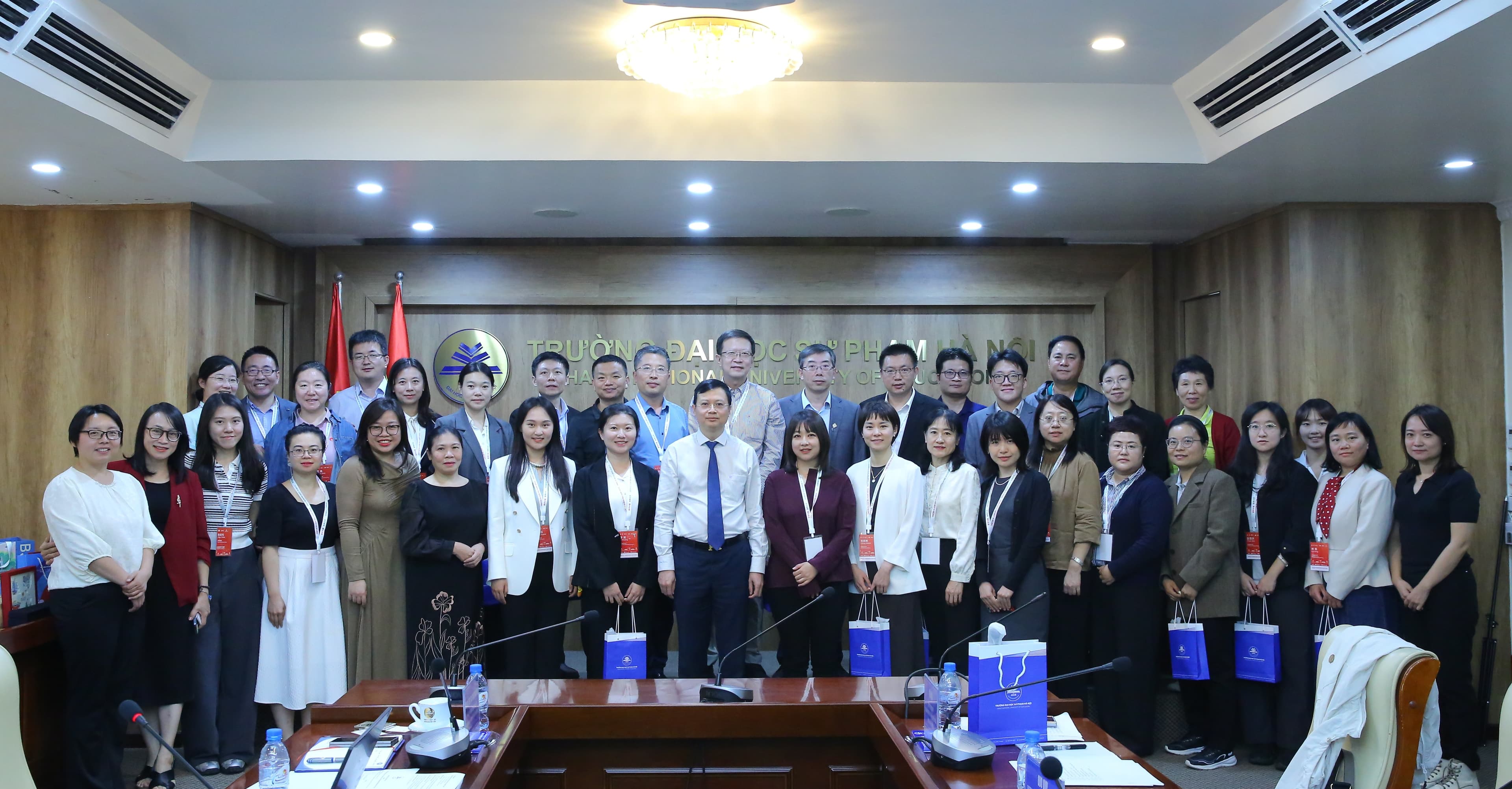 Trường Đại học Sư phạm Hà Nội tiếp đón đoàn đại biểu các trường đại học Trung Quốc và Trung tâm Trao đổi Giáo dục Quốc tế Bắc Kinh