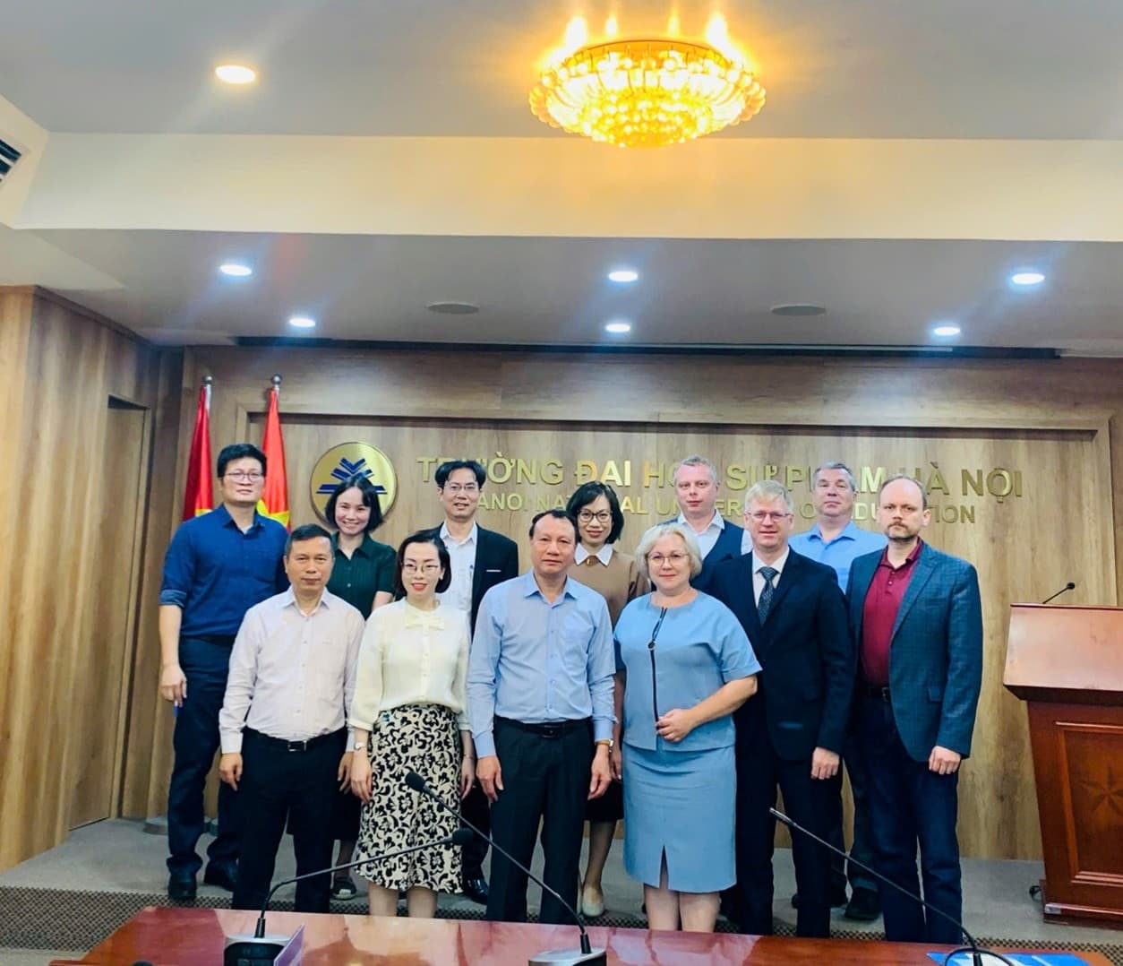 TRƯỜNG ĐẠI HỌC SƯ PHẠM HÀ NỘI LÀM VIỆC VỚI ĐẠI HỌC IVANOVO STATE UNIVERSITY OF CHEMISTRY AND TECHNOLOGY (LIÊN BANG NGA)