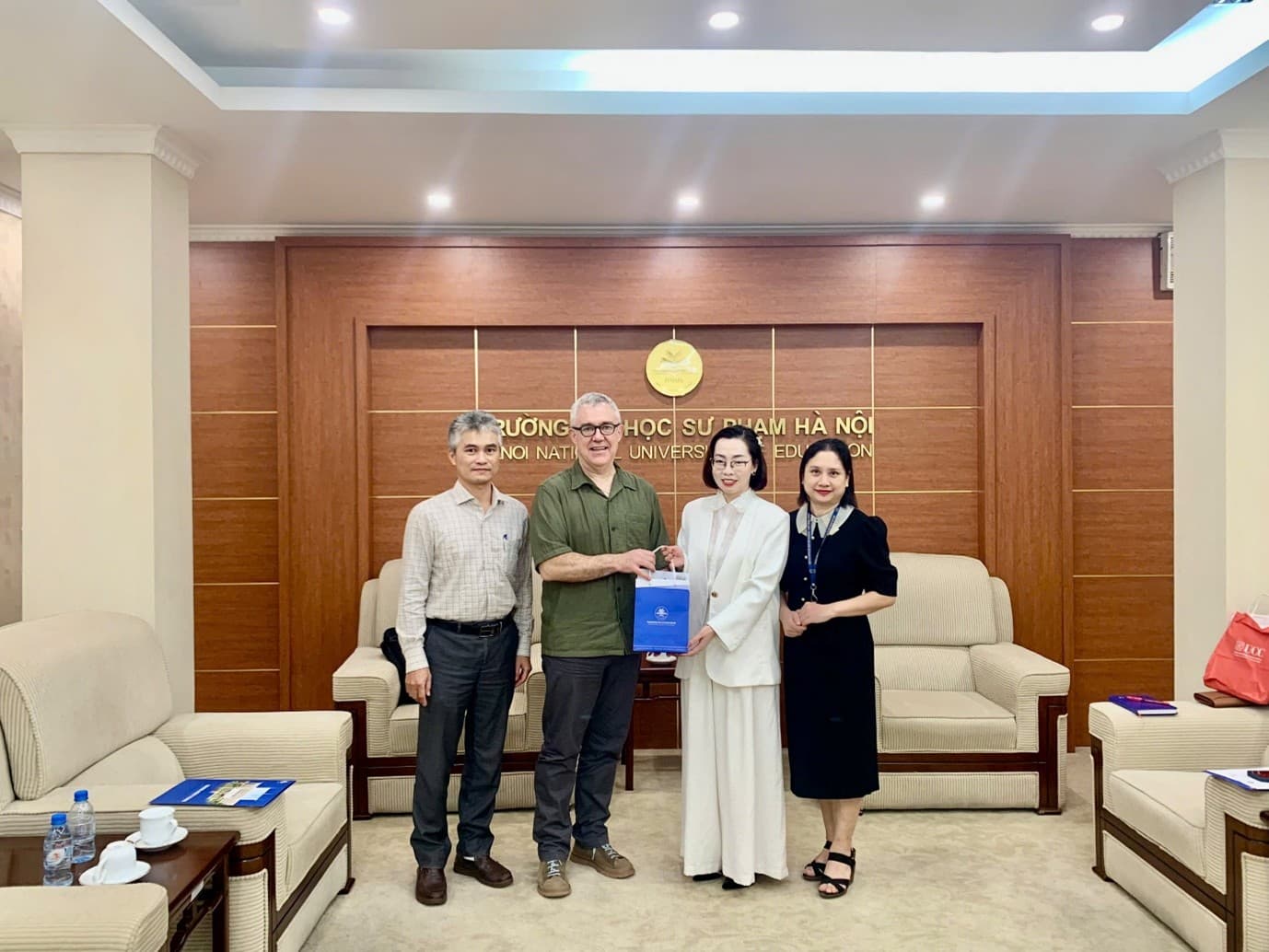 Trường Đại học Sư phạm Hà Nội làm việc với University College Cork (Ireland)