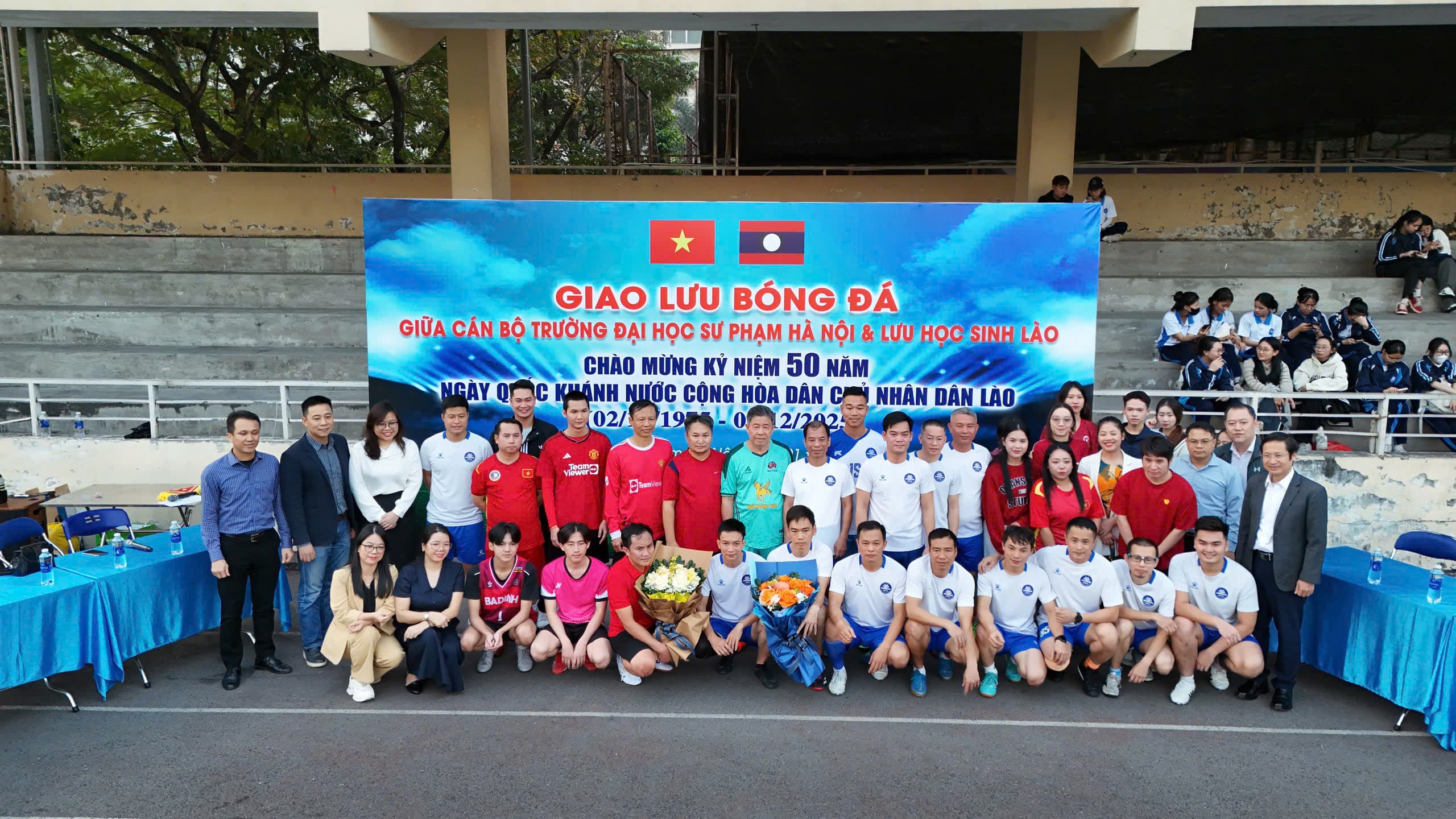Trường Đại học Sư phạm Hà Nội tổ chức giao lưu bóng đá giữa cán bộ Nhà trường và lưu học sinh Lào nhân kỷ niệm 50 năm Quốc khánh nước CHDCND Lào (2/12/1975 - 2/12/2025)