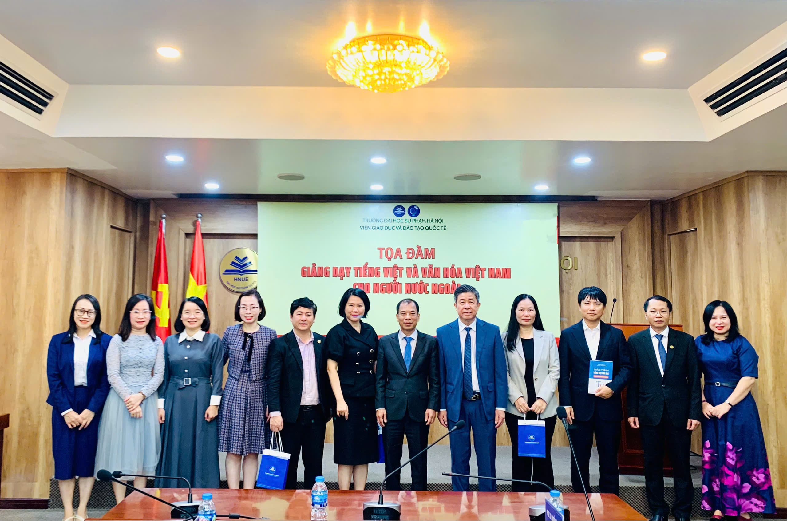 Tọa đàm “Giảng dạy Tiếng Việt và Văn hóa Việt Nam cho người nước ngoài”: diễn đàn trao đổi học thuật và gắn kết