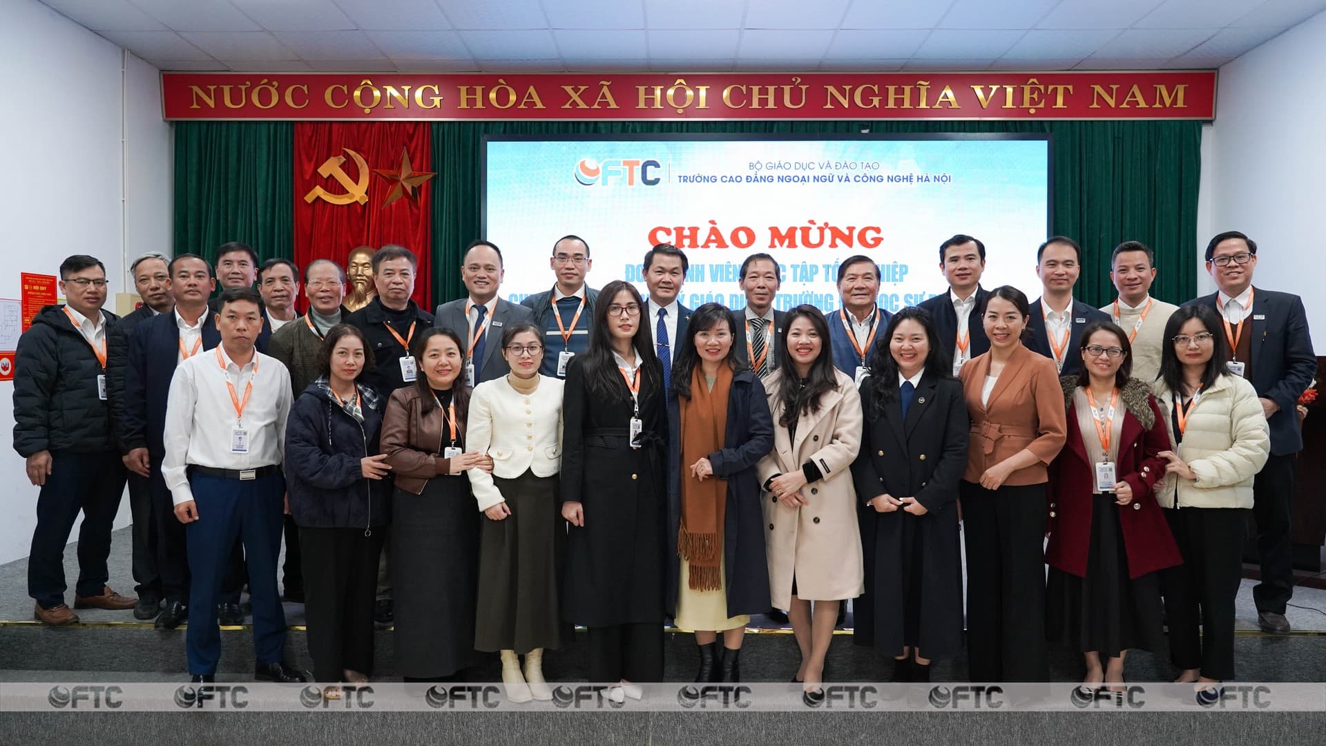 Sinh viên ngành Quản lý Giáo dục – ĐHSP Hà Nội tham gia thực tập cuối khóa tại Trường Cao đẳng Ngoại ngữ và Công nghệ Hà Nội